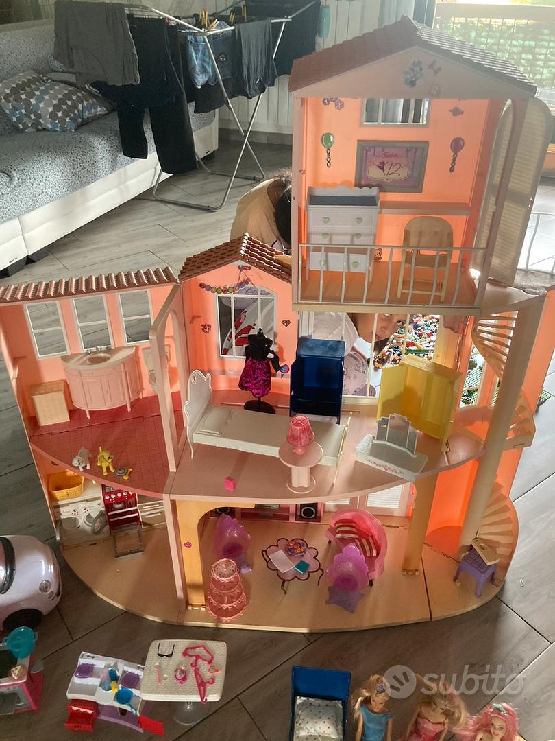 La Casa dei Sogni di Barbie con la Fiat 500