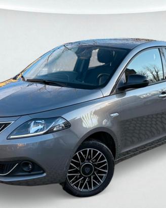 Lancia Ypsilon 1.0 FireFly 5 porte S&S Hybrid Gold