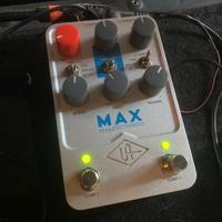 Universal Audio uafx MAX compressore