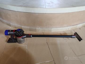 Dyson V8 Advanced Aspirapolvere
