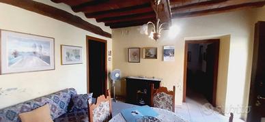 Villa di 120 m² con 5 locali e box auto doppio a L