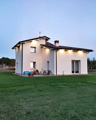 Casa indipendente di 245 m² con 4 locali e box aut