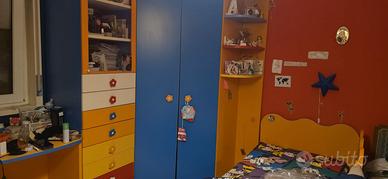 Stanzetta per ragazze allegra e colorata 