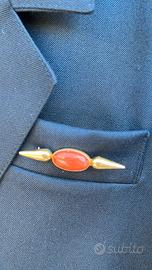 Spilla vintage oro 18 carati e corallo rosso