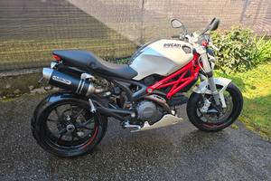 Ducati Monster 796