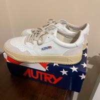 Autry sneakers medalist low