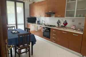 PORZIONE DI QUADRIFAMILIARE A PAESE