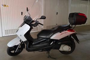 Scooter Yamaha X-MAX 250