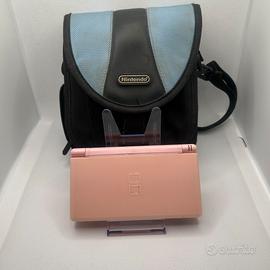Nintendo DS Lite rosa, con custodia Nintendo