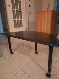 Tavolino nero in pelle con ruote 