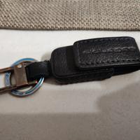 Portachiavi Piquadro in pelle con chiavetta usb
