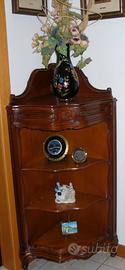 mobiletto d'arredo angolare in legno