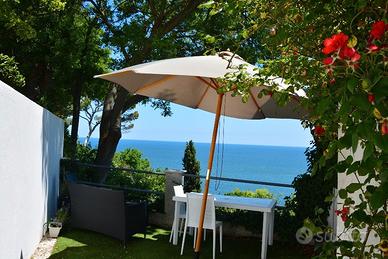 Villa nuova unica centro Numana giardino vista mar