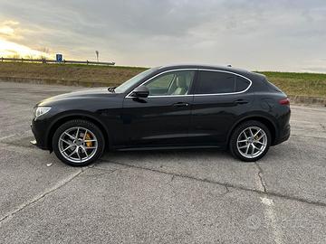 Alfa romeo stelvio Q4