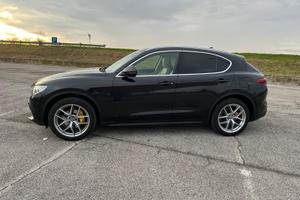 Alfa romeo stelvio Q4