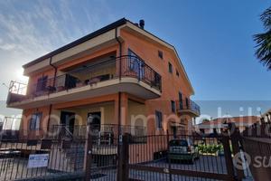 Villetta bifamiliare con giardino a Solicchiata