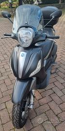 Piaggio Beverly 350 Sport Touring IE ABS nero