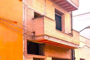 Fabbricato "grezzo" mq. 180 con giardino