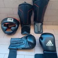 Kickboxing / Boxe caschetto, guantoni, parastinchi