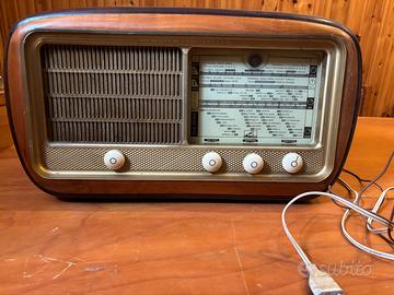 Radio vintage grande in legno anni 50