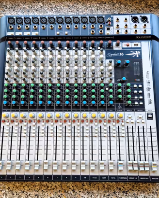 Soundcraft Signature 16
