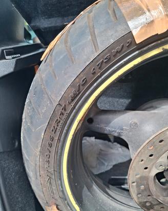 Pneumatico pirelli 180/55 17