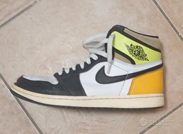 Jordan 1 Retro Volt Gold 