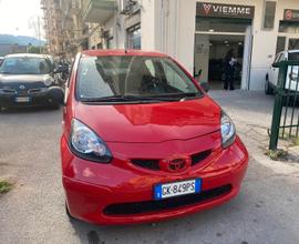 Toyota Aygo 1.0 12V VVT-i 5 porte Sol