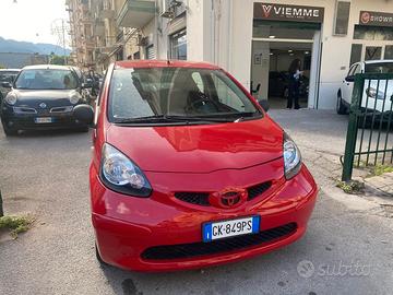 Toyota Aygo 1.0 12V VVT-i 5 porte Sol