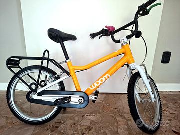 Bici Bambina/o WOOM  3 - 16" con portapacchi 