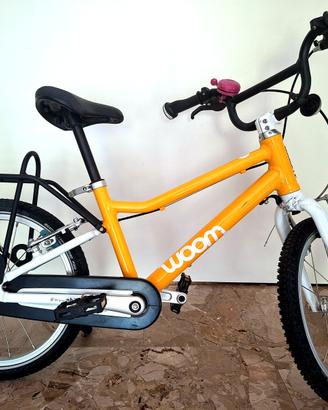 Bici Bambina/o WOOM  3 - 16" con portapacchi 