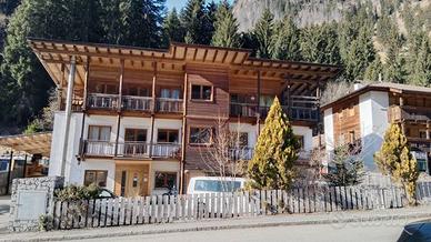 Immobile in asta di 1574 m² con più di 5 locali a 