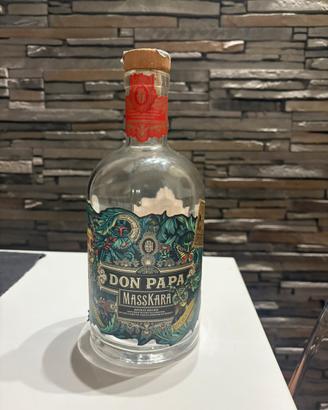 Bottiglia vuota Rum