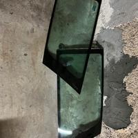 Vetri posteriori lancia y