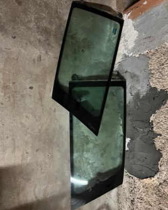 Vetri posteriori lancia y