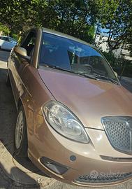 Lancia ypsilon (Auto)