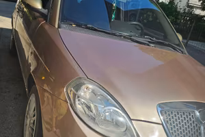 Lancia ypsilon (Auto)
