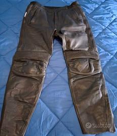 pantalone in pelle da moto