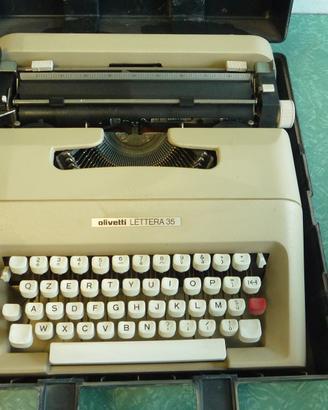 Macchina da scrivere olivetti lettera 35