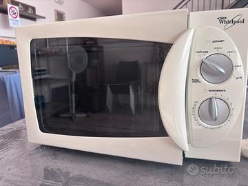 Microonde + grill Whirpool modello M129