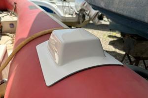 Supporto base in vetroresina, gommone portacanna