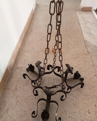 Lampadario in ferro battuto 