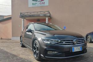 VOLKSWAGEN Passat Variant 2.0 TDI SCR EVO DSG Ex
