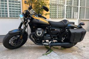 Moto Guzzi Bobber V9  2017