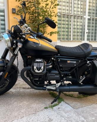 Moto Guzzi Bobber V9  2017