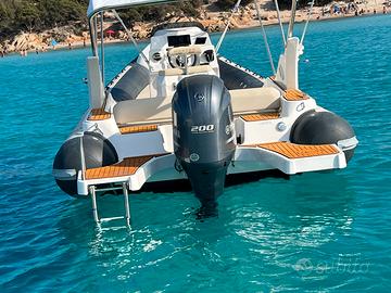 Master GP 699 - Yamaha 200cv