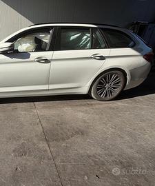 Vendiamo ricambi BMW 520d G31 4x4 motore B47