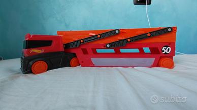 Set di 36 macchinine con apposito camion