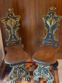 Sedie a sgabello d'epoca in legno antico
