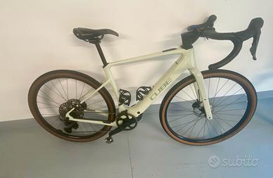 Cube Nuroad Hybrid Race 400 Taglia M (160-180CM)